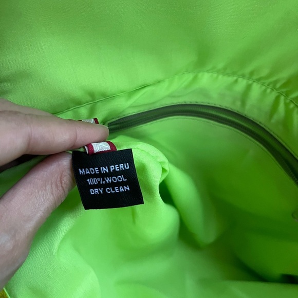 Beyond Threads - Buttercup Embroidered Wool Handbag - Picture 13 of 15